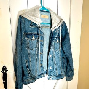 Jean jacket oversized trucker style.